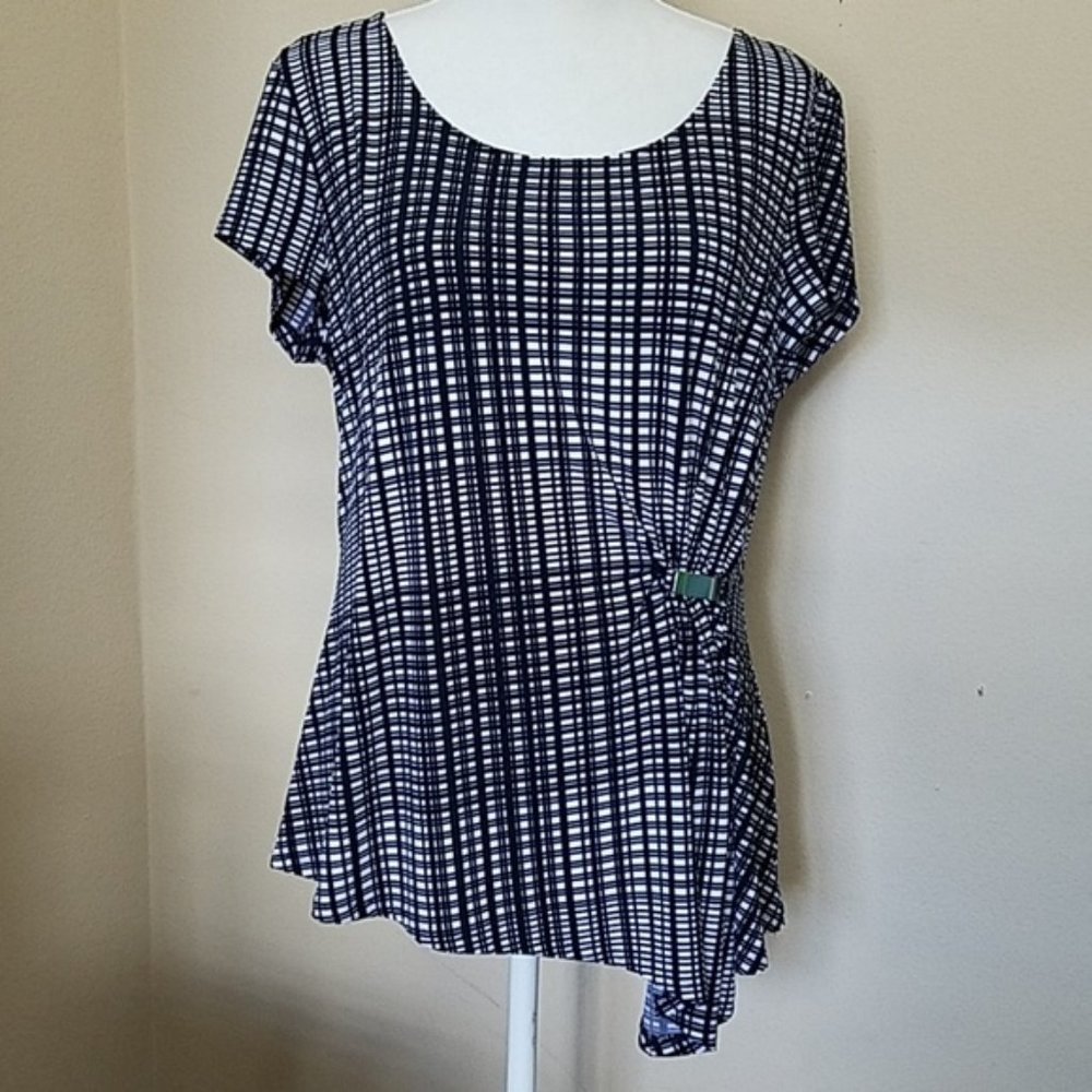 NY & CO BLACK & WHITE CHECKED SIDE GATHERED BLOUSE